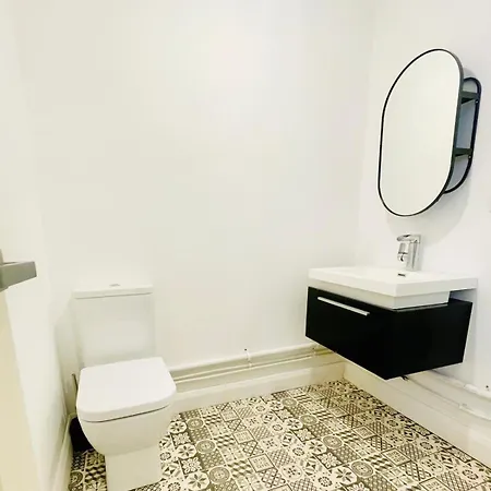 Modern Two Bedroom In The Heart Of Ferienhaus