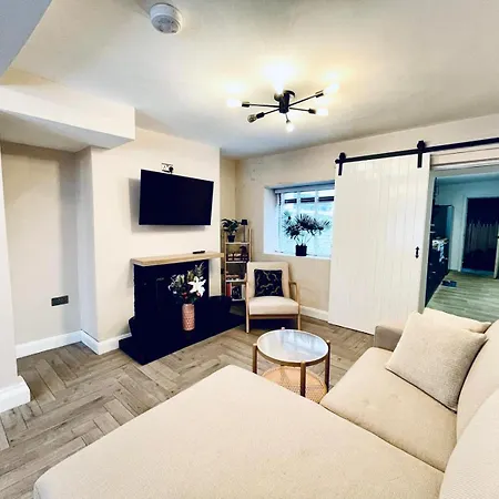 Modern Two Bedroom In The Heart Of Ferienhaus *