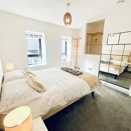 Ferienhaus Modern Two Bedroom In The Heart Of Dundalk